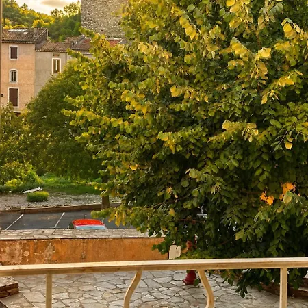 Bedroom Downtown With Parking And River View Appartement Bédarieux