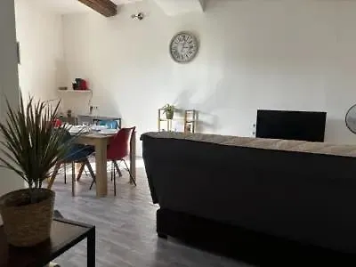 Bedroom Downtown With Parking And River View Appartement Bédarieux