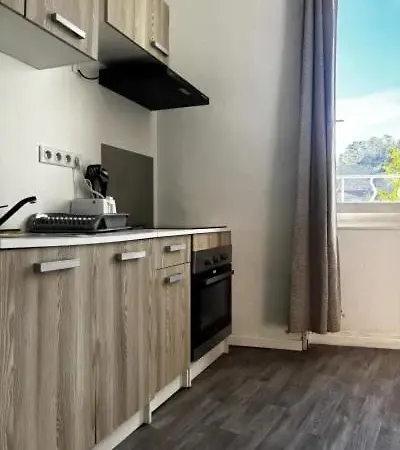 Bedroom Downtown With Parking And River View * Bédarieux