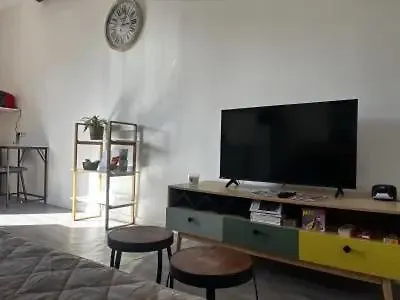 Bedroom Downtown With Parking And River View Appartement