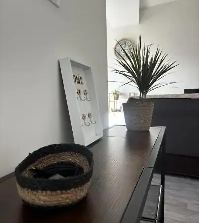 Appartement Bedroom Downtown With Parking And River View *