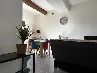 Appartement Bedroom Downtown With Parking And River View Bédarieux