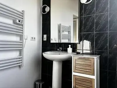 Appartement Bedroom Downtown With Parking And River View *