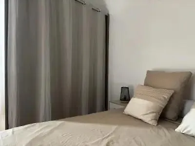 Bedroom Downtown With Parking And River View Appartement