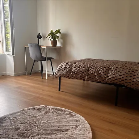 Bedroom Downtown With Parking And River View *